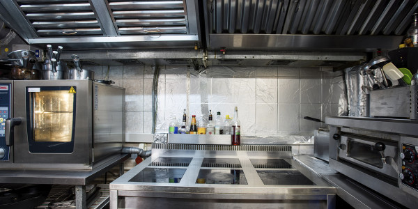 Limpiezas de Conductos de Extracción y Ventilación Alp · Cocina de Kebabs